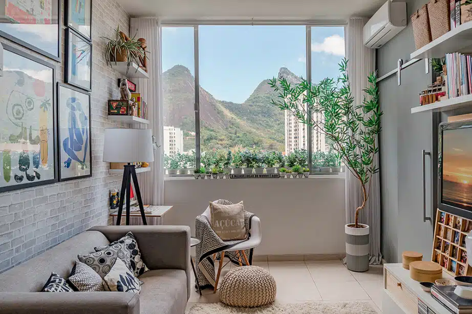 Como decorar uma sala pequena com espelhos e quadros Como decorar uma sala pequena com essas dicas incríveis