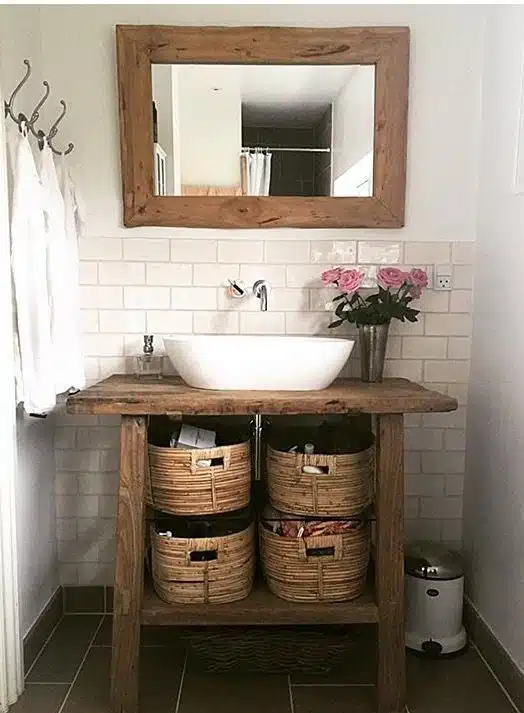 Banheiros pequenos e bonitos com objetos rústicos para compor a decoração Banheiros pequenos e bonitos com objetos rústicos para compor a decoração