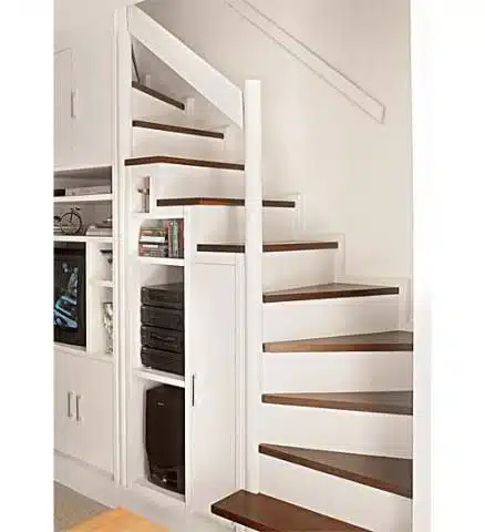 escadas modernas com armários embutidos