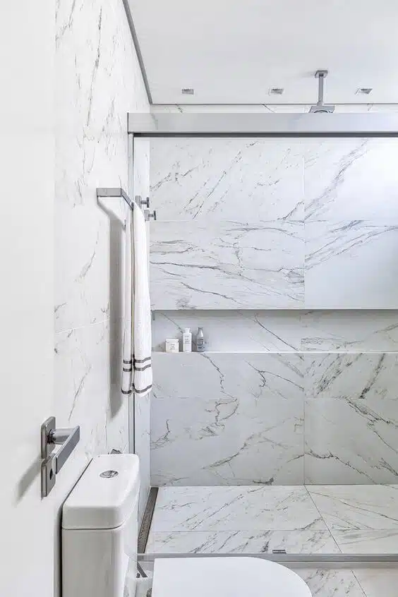 Nicho de porcelanato para banheiro, porcelanato que imita mármore