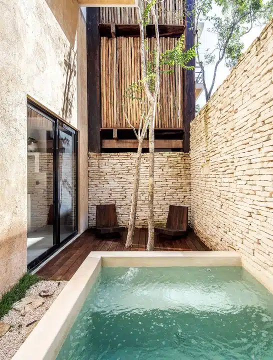 Piscina em espaço pequeno