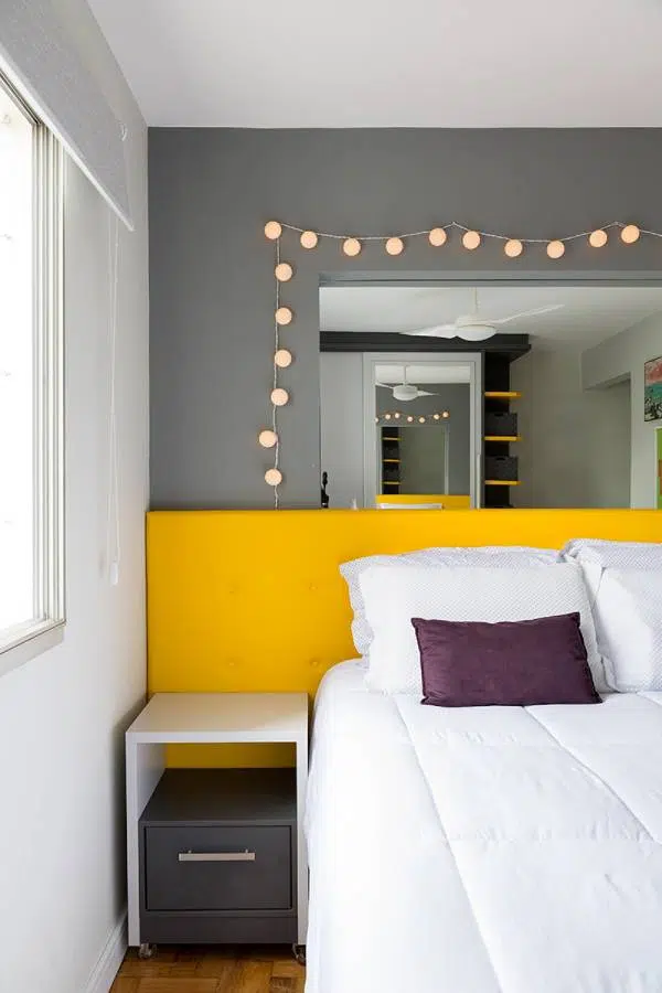 Quarto cinza e amarelo