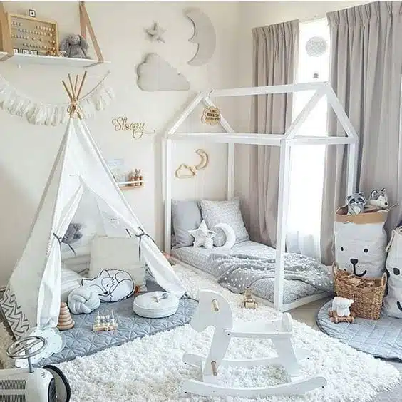 Quarto montessoriano branco