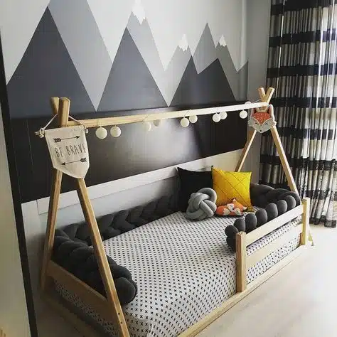 Quarto montessoriano, cama