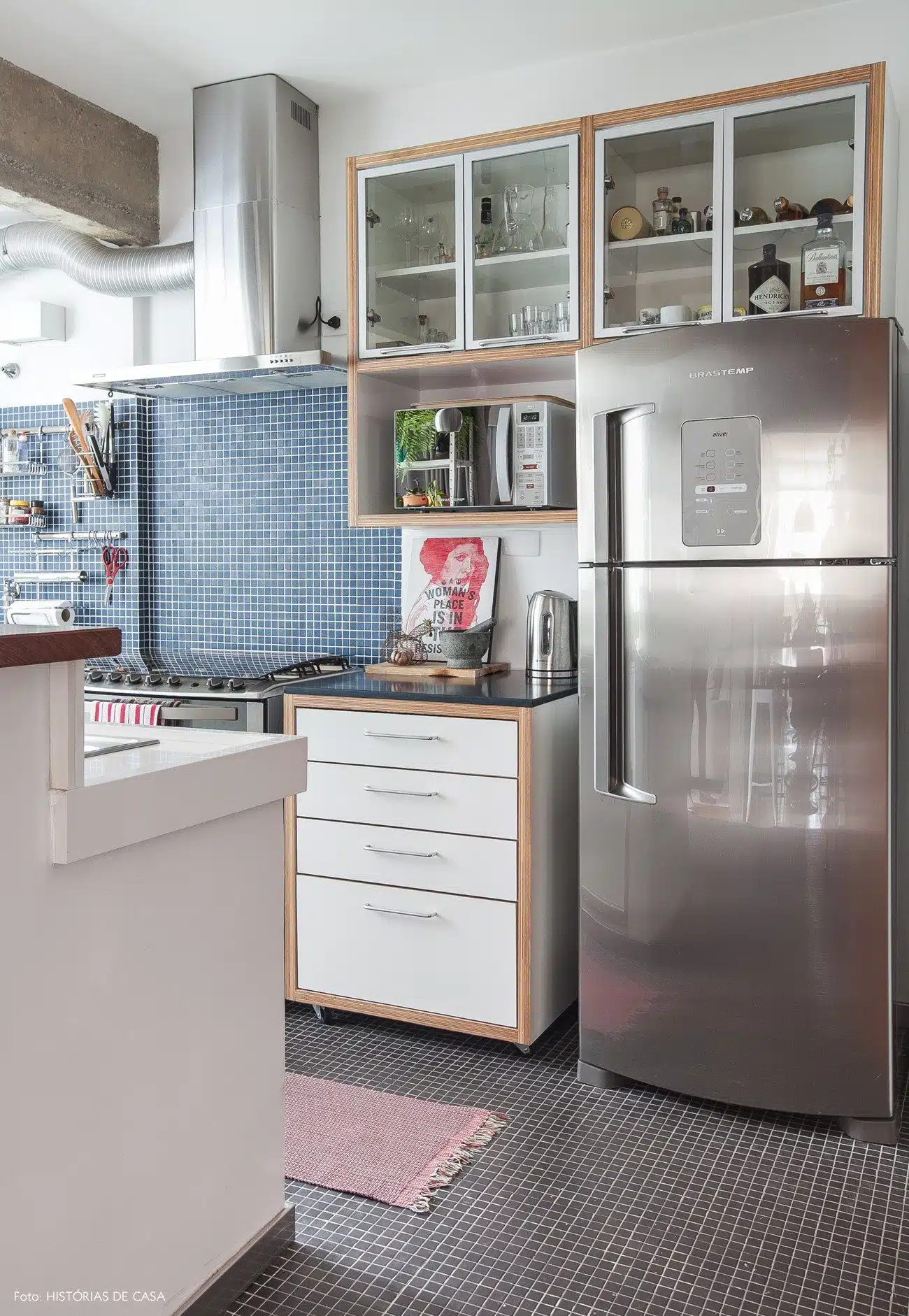 Sala e cozinha conjugadas, móveis planejados