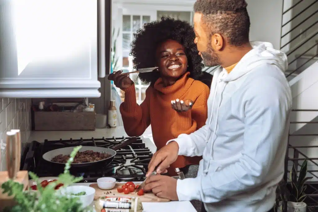 casal-cozinha-arquiteto-de-bolso